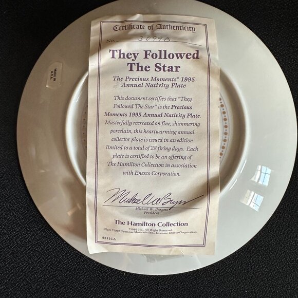 Precious Moments "They Followed The Star" annual nativity 8” plate - Picture 6 of 8